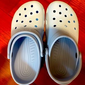 Crocs EUC / pretty light blue color